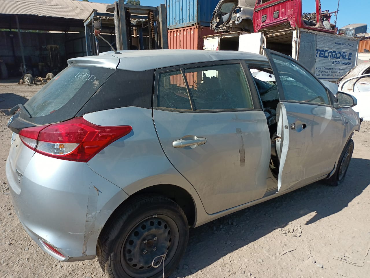  Toyota YARIS 2015    EN DESARME